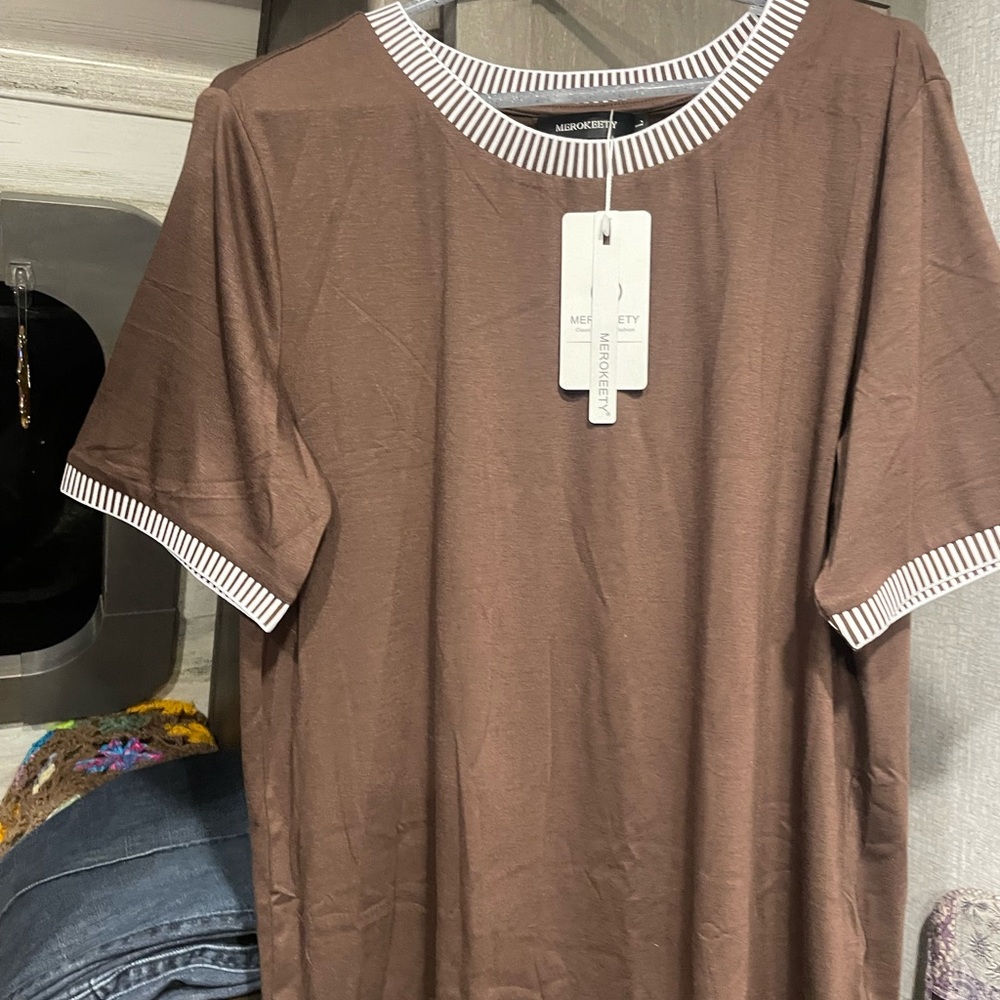 NWT Rich Fall Brown T with Striped Trim